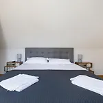 Aki Gray Apartament