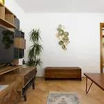 Aki Gray Apartament