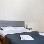 Aki Gray Apartament *