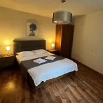 Aki Gray Apartament