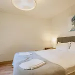 Aki Gray Apartament