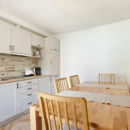 Aki Gray Apartman