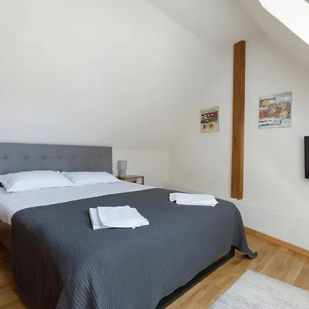 Apartamento Aki Gray *