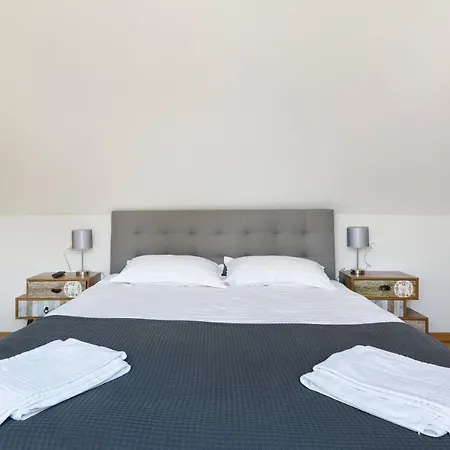 Aki Gray Apartamento Braşov