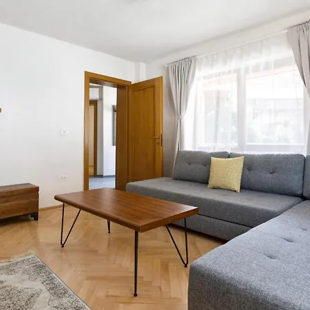 Apartamento Aki Gray