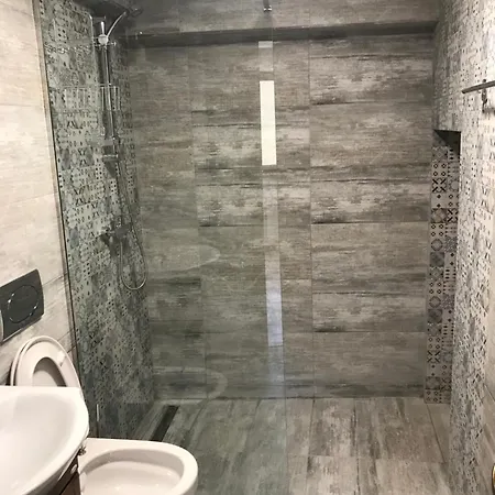 Aki Gray Apartamento Braşov